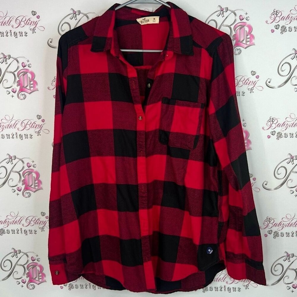 Hollister plaid button down long sleeve cottage cabin Red and Black Plaid Shirt
